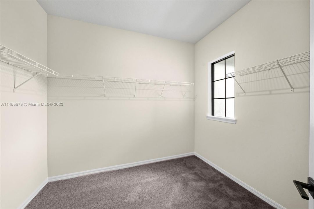 Недавно продано: $699,900 (3 спален, 2 ванн, 0 Квадратных фут)