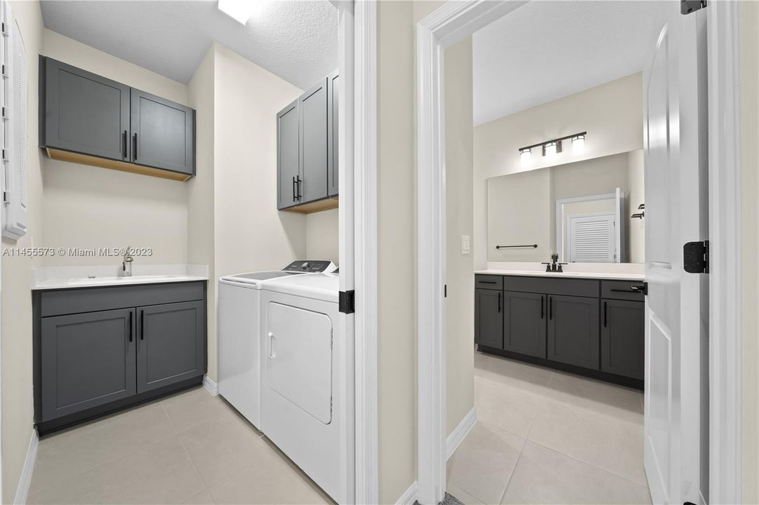 Недавно продано: $699,900 (3 спален, 2 ванн, 0 Квадратных фут)