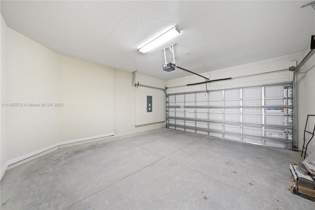 Недавно продано: $699,900 (3 спален, 2 ванн, 0 Квадратных фут)