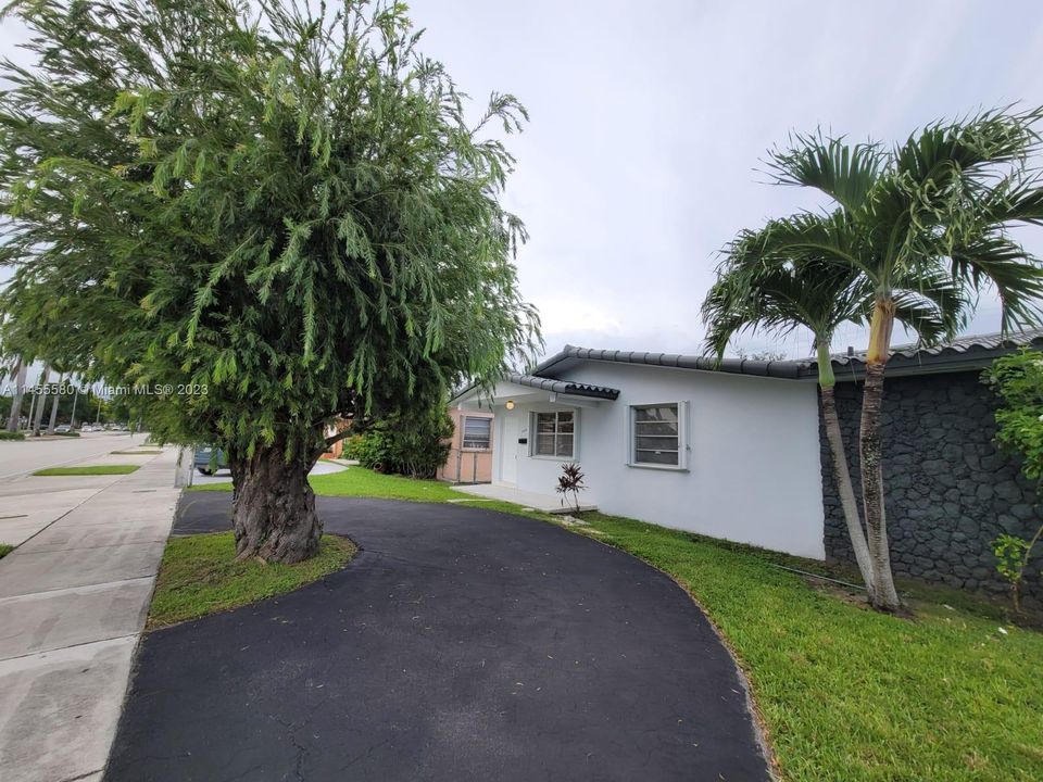 Recently Sold: $659,000 (3 beds, 2 baths, 1680 Square Feet)