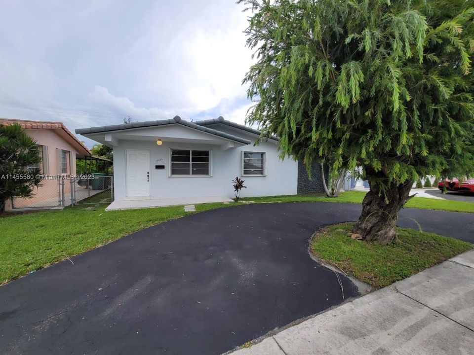 Recently Sold: $659,000 (3 beds, 2 baths, 1680 Square Feet)