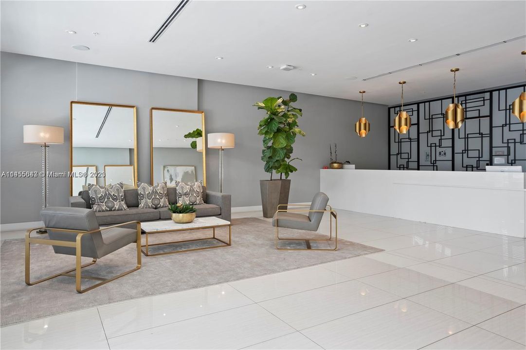 Recently Sold: $473,500 (2 beds, 2 baths, 815 Square Feet)