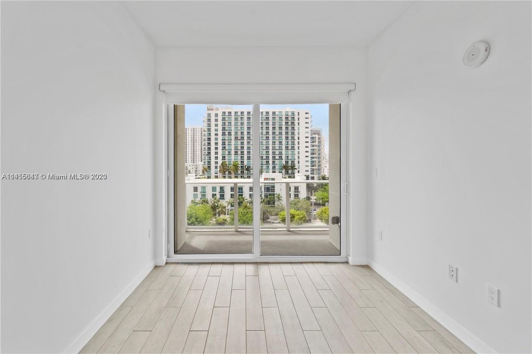 Recently Sold: $473,500 (2 beds, 2 baths, 815 Square Feet)