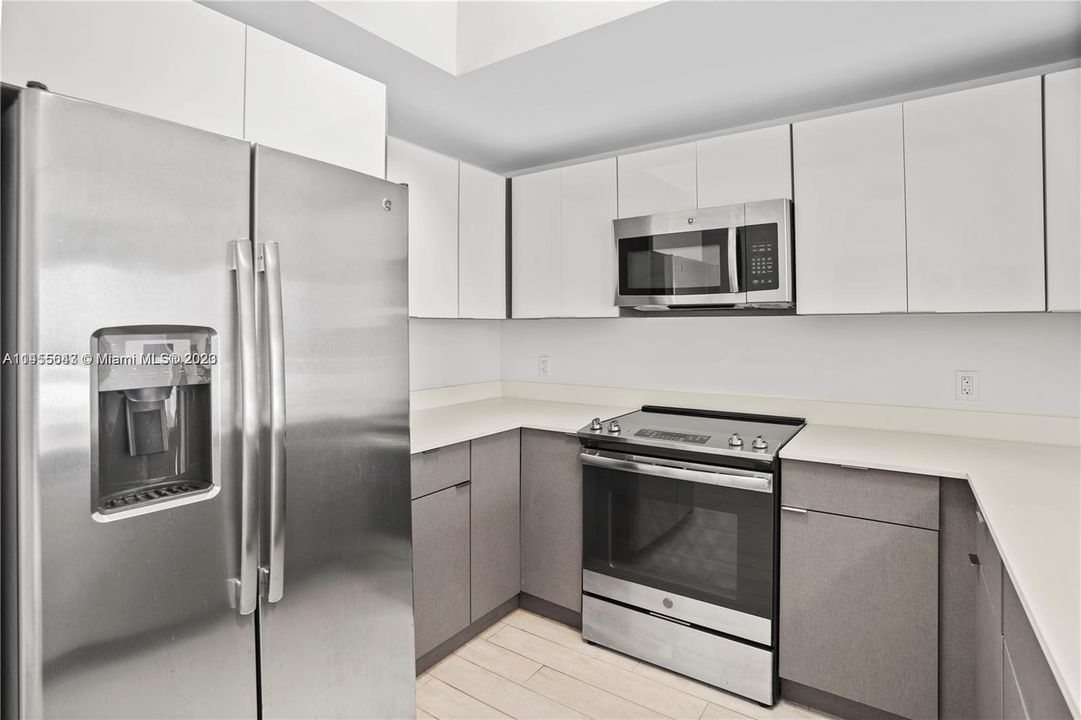 Recently Sold: $473,500 (2 beds, 2 baths, 815 Square Feet)