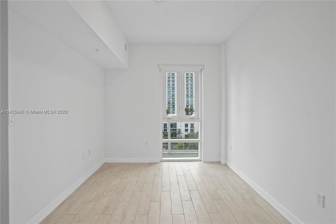 Recently Sold: $473,500 (2 beds, 2 baths, 815 Square Feet)