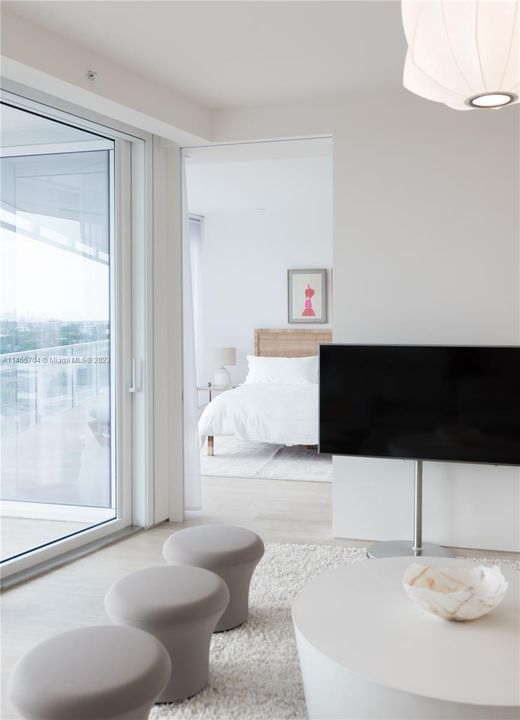 Recently Sold: $4,595,000 (1 beds, 1 baths, 1845 Square Feet)