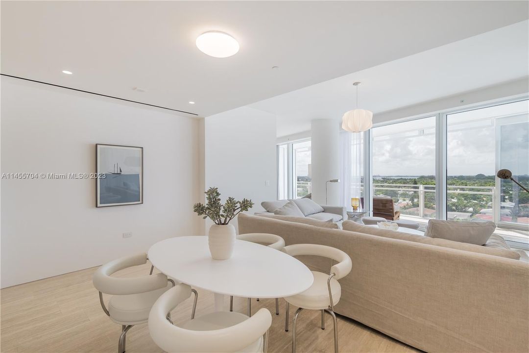 Recently Sold: $4,595,000 (1 beds, 1 baths, 1845 Square Feet)