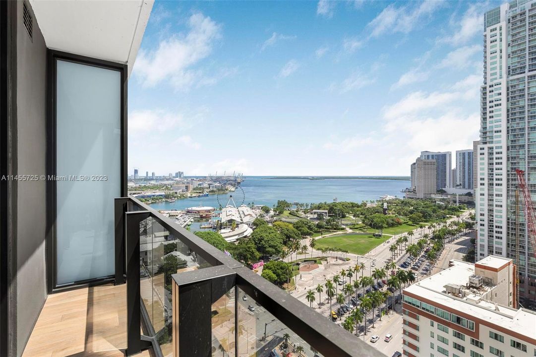 Недавно продано: $499,000 (0 спален, 1 ванн, 341 Квадратных фут)