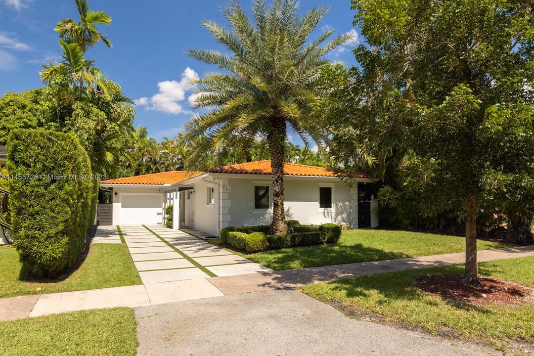 Recently Rented: $9,500 (3 beds, 2 baths, 1707 Square Feet)