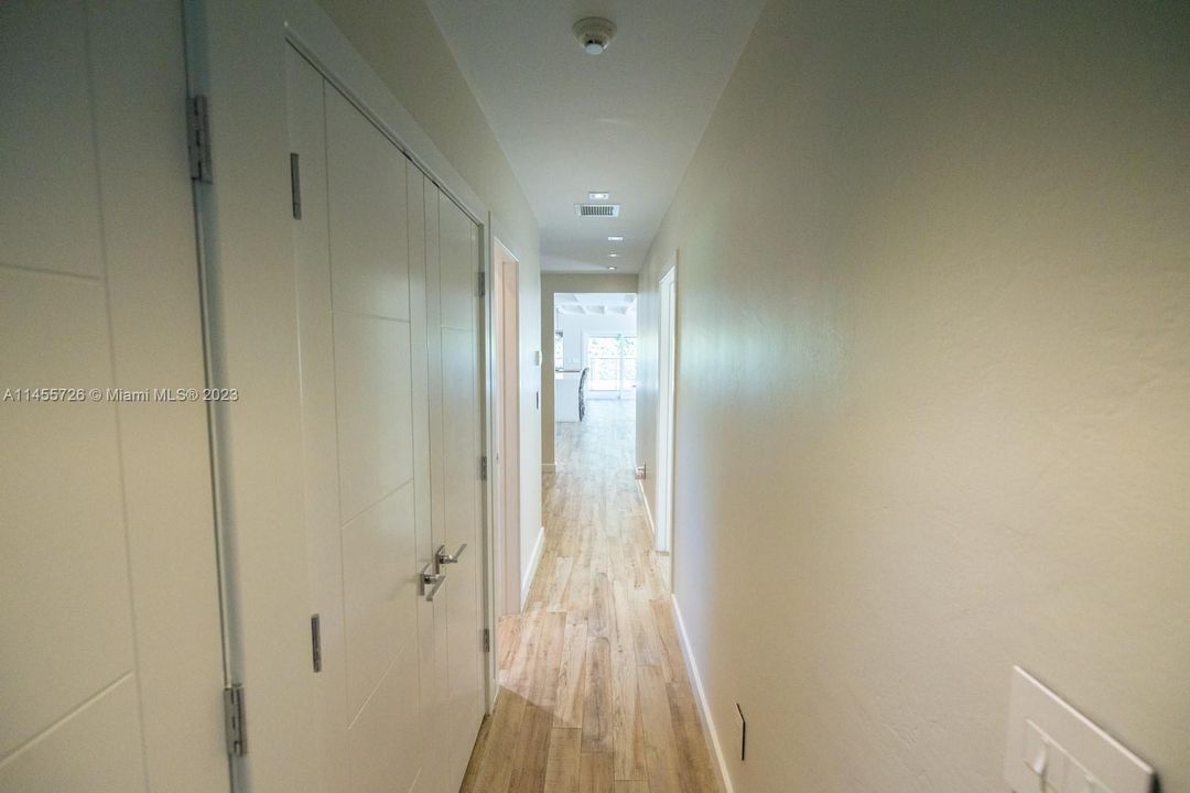 Recently Rented: $9,500 (3 beds, 2 baths, 1707 Square Feet)