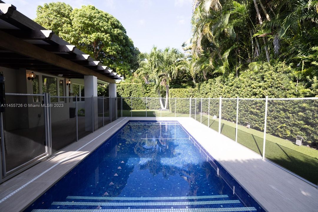 Come take a splash!  Heated for all year usage !