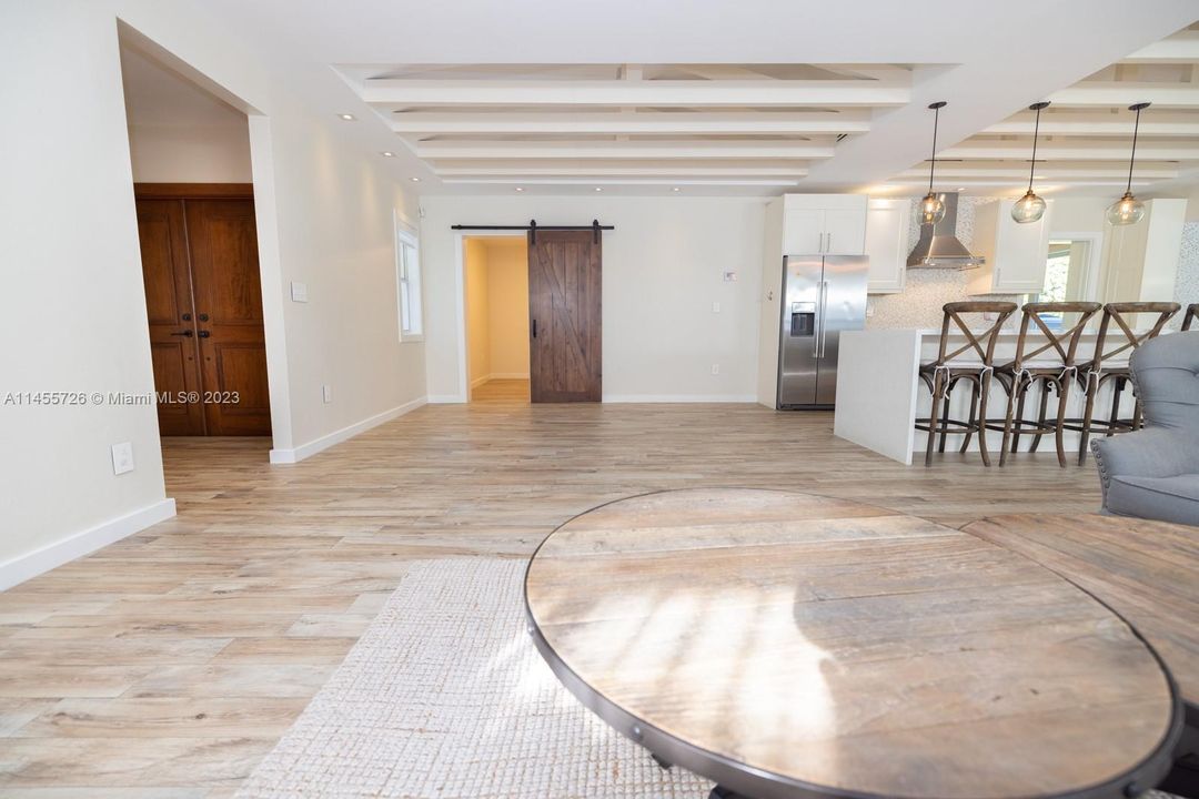 Recently Rented: $9,500 (3 beds, 2 baths, 1707 Square Feet)