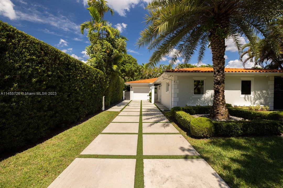 Recently Rented: $9,500 (3 beds, 2 baths, 1707 Square Feet)