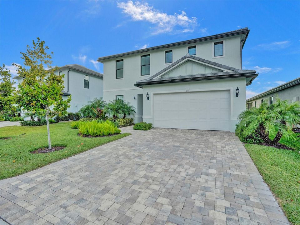 Недавно продано: $659,000 (5 спален, 2 ванн, 2832 Квадратных фут)