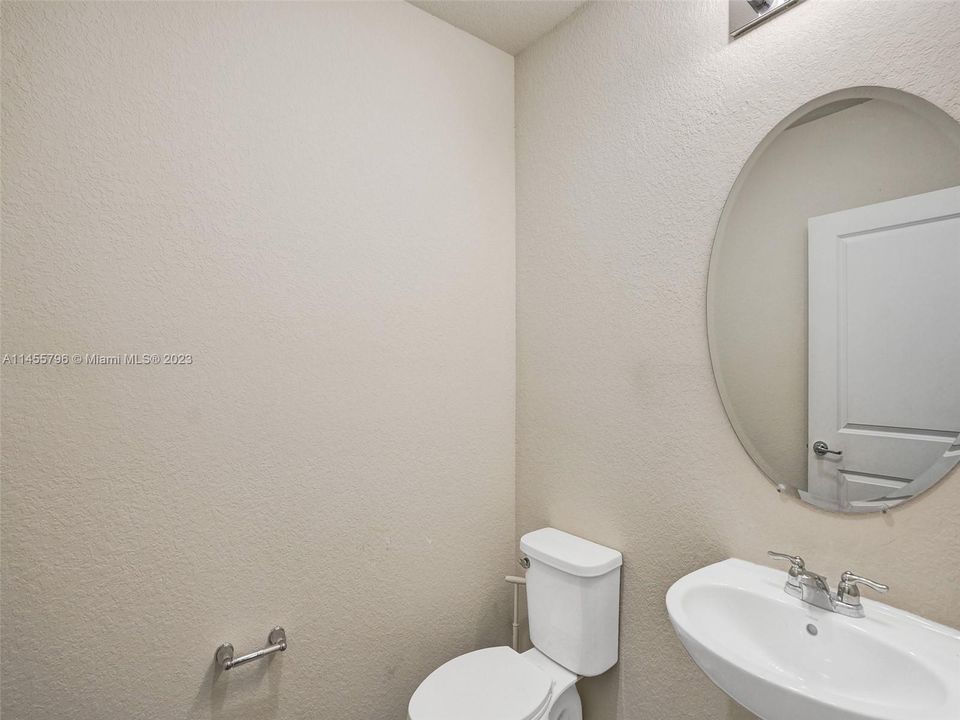 Недавно продано: $659,000 (5 спален, 2 ванн, 2832 Квадратных фут)