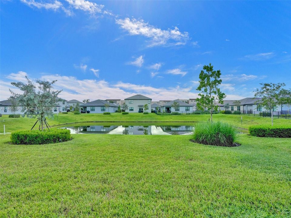 Недавно продано: $659,000 (5 спален, 2 ванн, 2832 Квадратных фут)