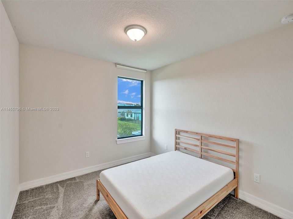 Недавно продано: $659,000 (5 спален, 2 ванн, 2832 Квадратных фут)