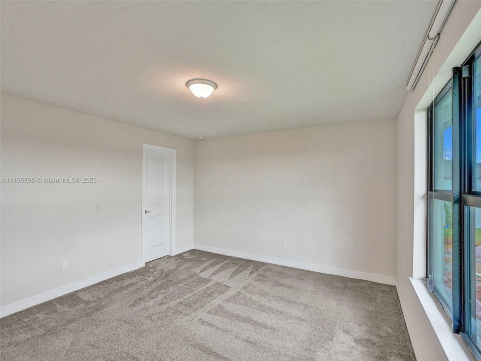 Недавно продано: $659,000 (5 спален, 2 ванн, 2832 Квадратных фут)