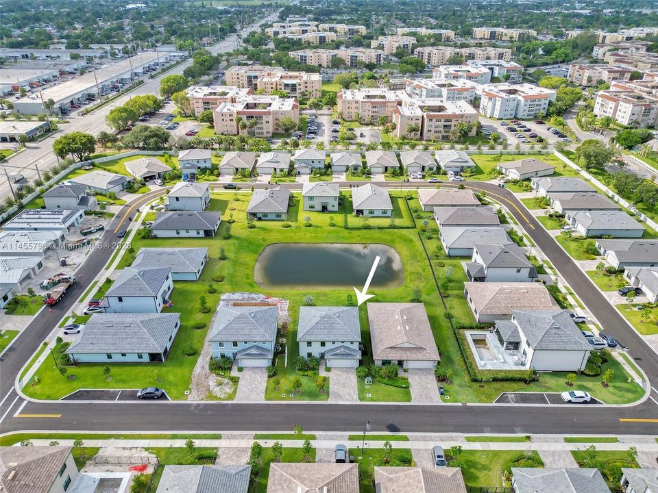 Недавно продано: $659,000 (5 спален, 2 ванн, 2832 Квадратных фут)