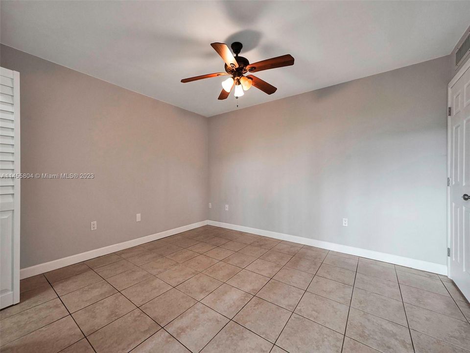 Vendido Recientemente: $199,000 (1 camas, 1 baños, 670 Pies cuadrados)