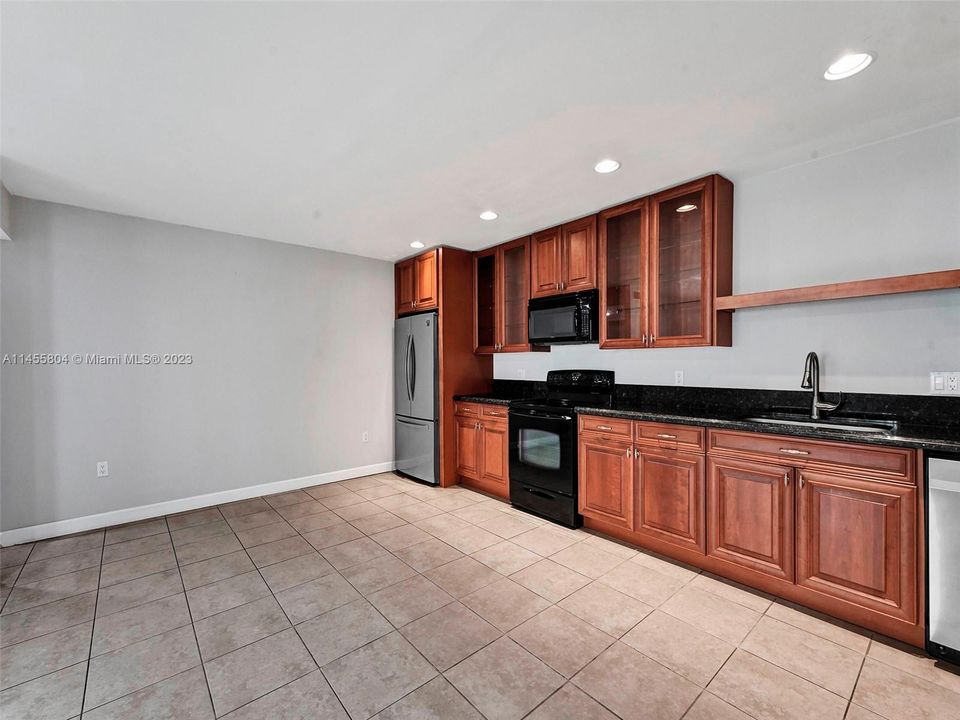 Vendido Recientemente: $199,000 (1 camas, 1 baños, 670 Pies cuadrados)