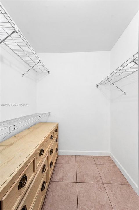 Vendido Recientemente: $199,000 (1 camas, 1 baños, 670 Pies cuadrados)