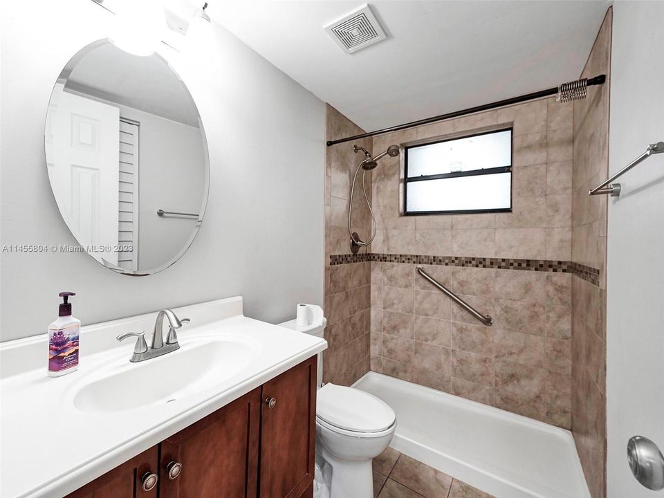 Vendido Recientemente: $199,000 (1 camas, 1 baños, 670 Pies cuadrados)