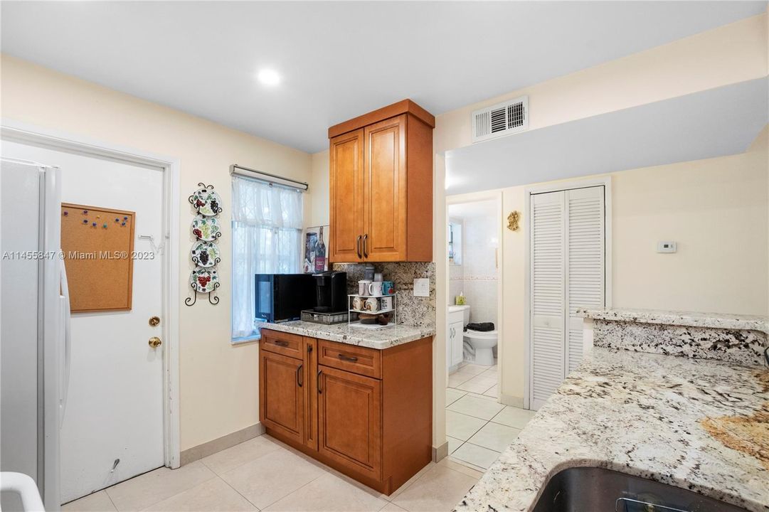 Recently Sold: $175,000 (1 beds, 1 baths, 775 Square Feet)