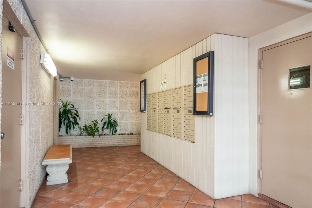 Recently Sold: $175,000 (1 beds, 1 baths, 775 Square Feet)