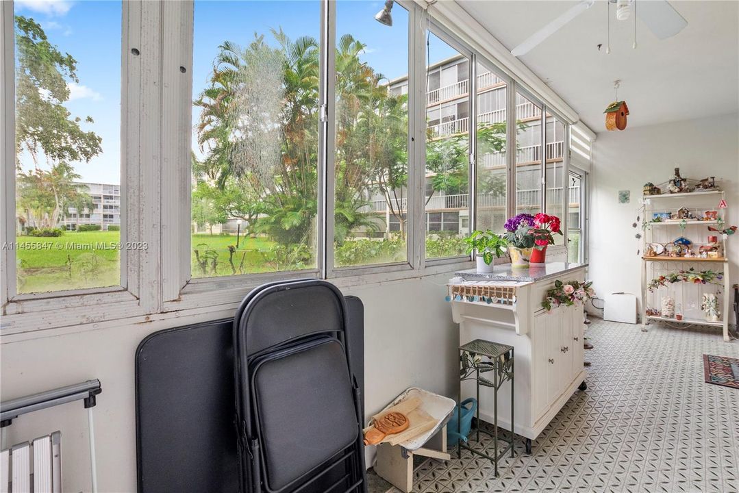 Recently Sold: $175,000 (1 beds, 1 baths, 775 Square Feet)