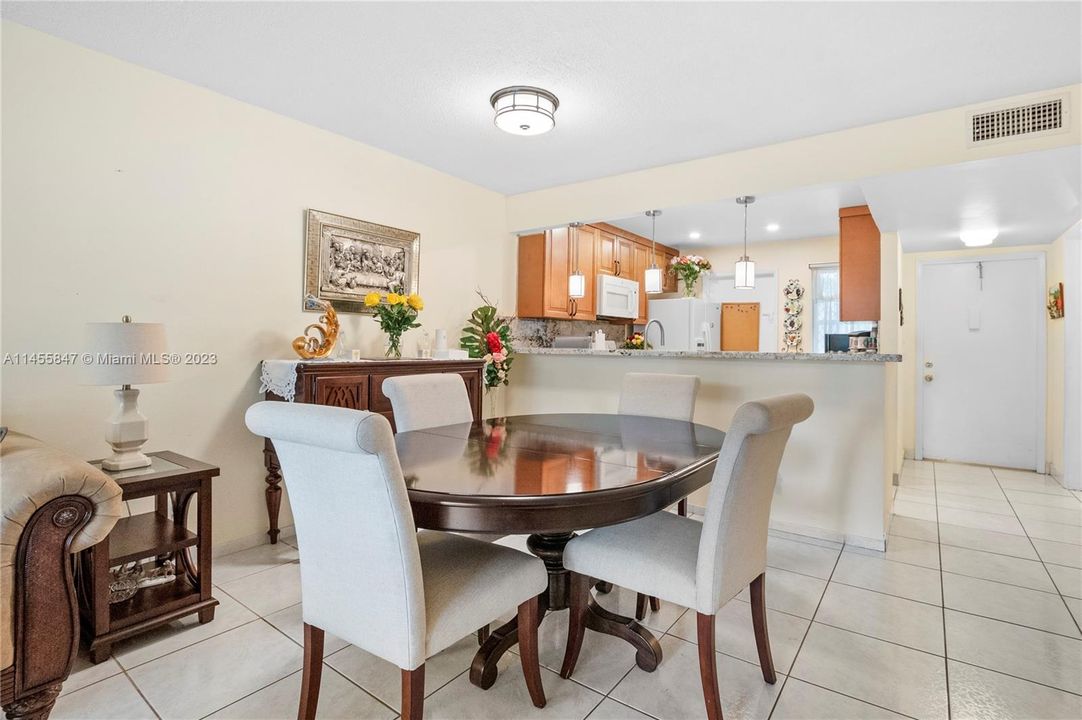 Recently Sold: $175,000 (1 beds, 1 baths, 775 Square Feet)