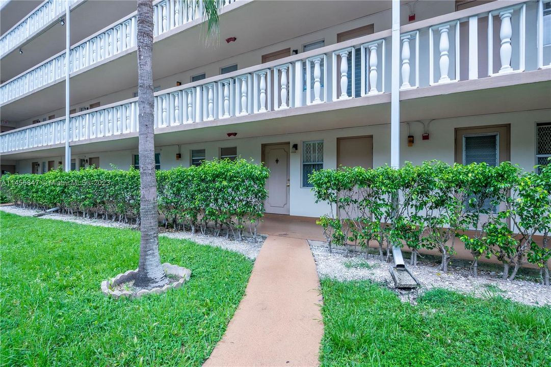 Recently Sold: $175,000 (1 beds, 1 baths, 775 Square Feet)