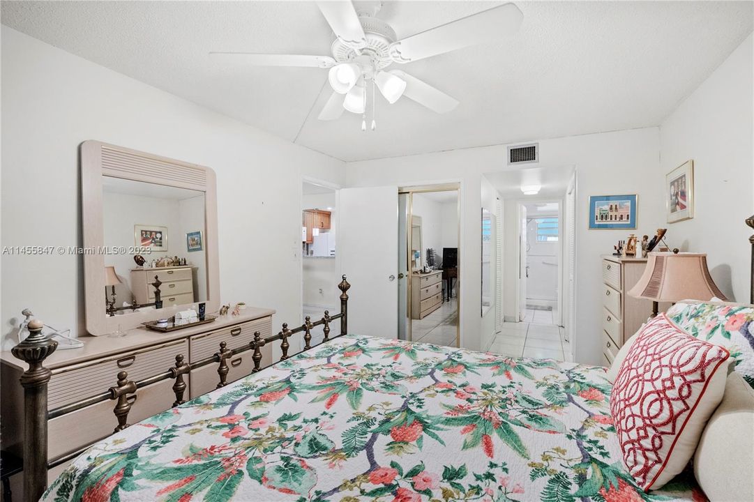 Recently Sold: $175,000 (1 beds, 1 baths, 775 Square Feet)