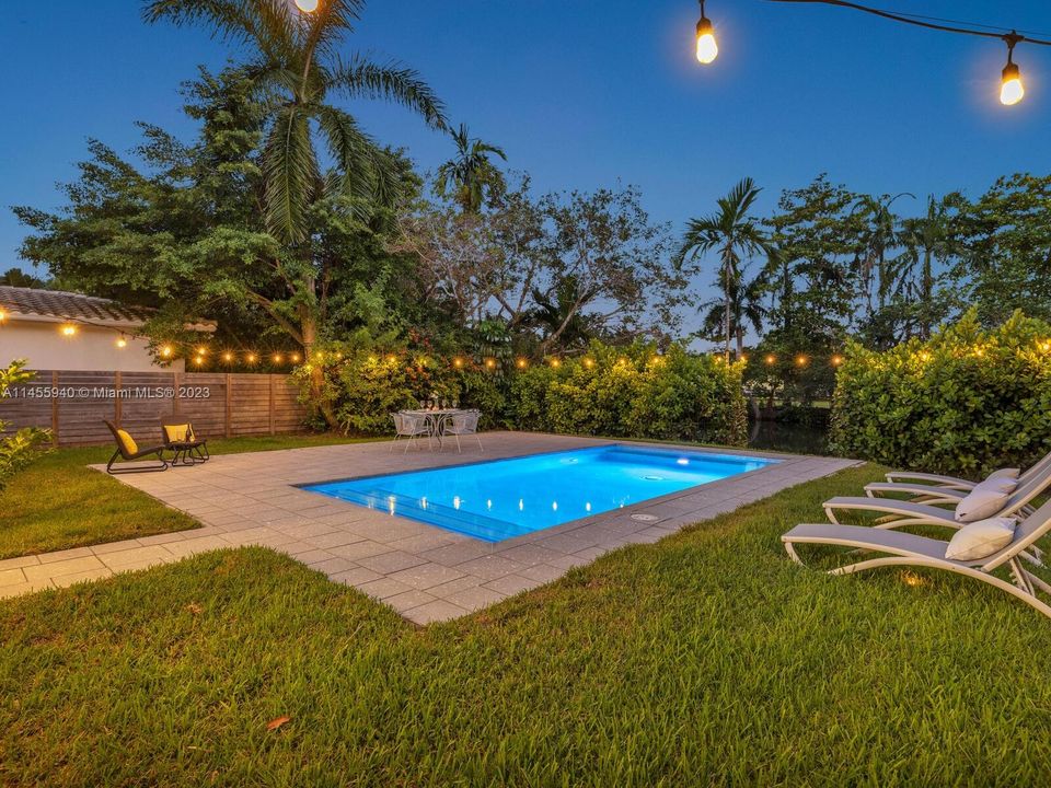 Недавно продано: $969,000 (2 спален, 2 ванн, 1556 Квадратных фут)