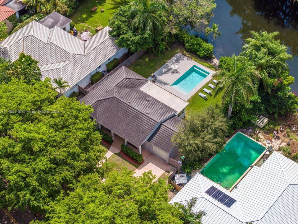 Недавно продано: $969,000 (2 спален, 2 ванн, 1556 Квадратных фут)