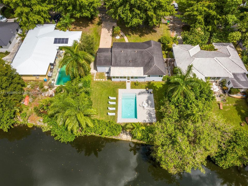 Недавно продано: $969,000 (2 спален, 2 ванн, 1556 Квадратных фут)