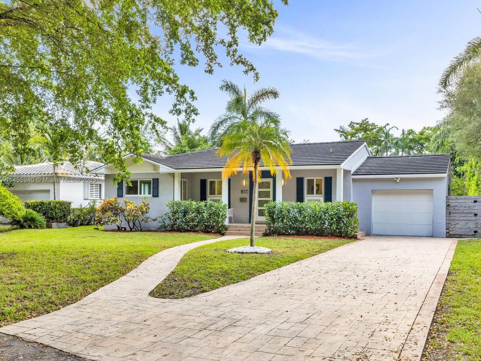 Недавно продано: $969,000 (2 спален, 2 ванн, 1556 Квадратных фут)