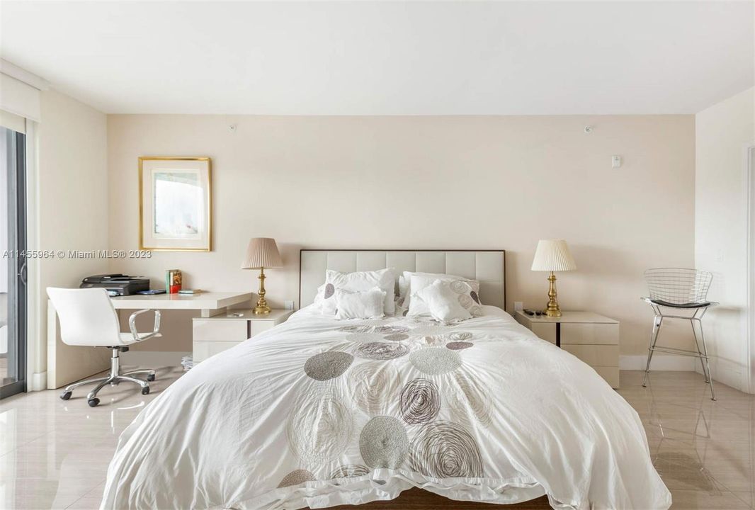 Vendido Recientemente: $2,250,000 (3 camas, 3 baños, 2556 Pies cuadrados)