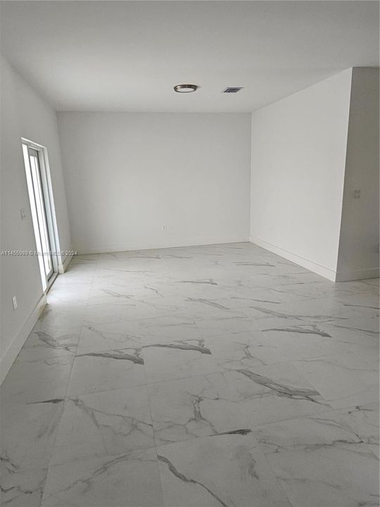 Vendido Recientemente: $1,180,000 (0 camas, 0 baños, 2576 Pies cuadrados)