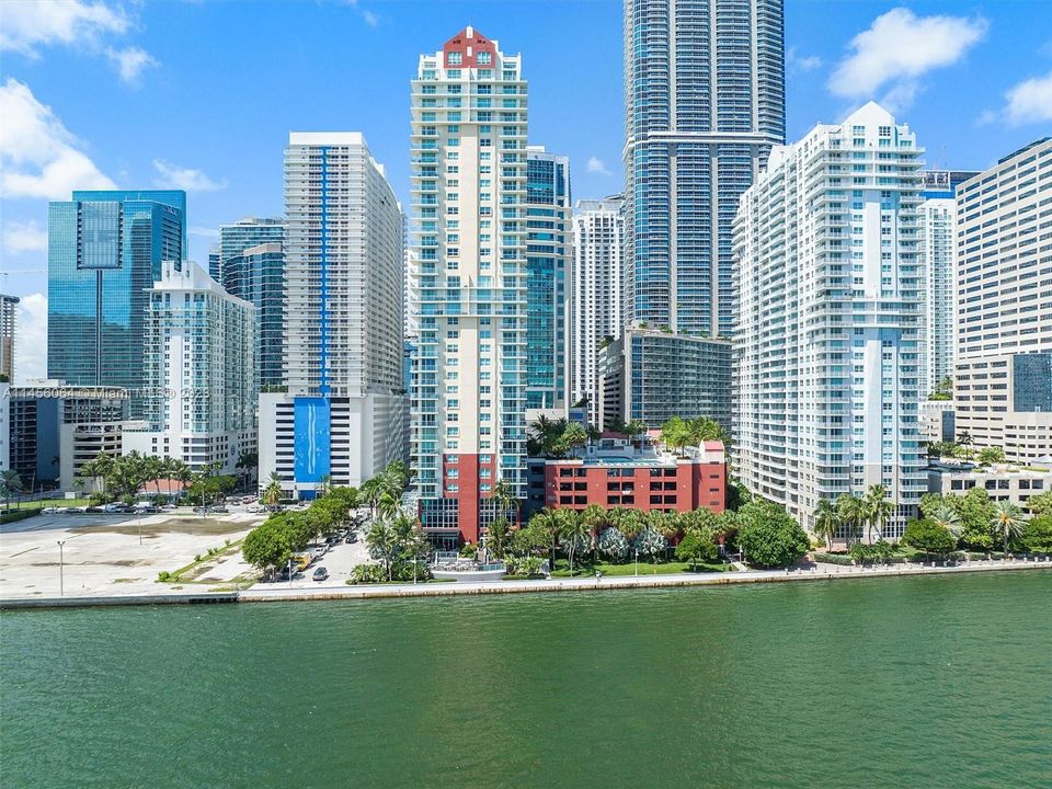 Недавно продано: $459,000 (1 спален, 1 ванн, 760 Квадратных фут)