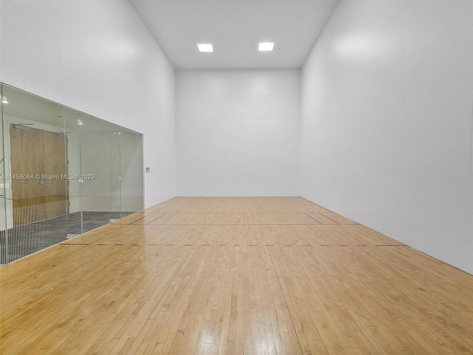 Недавно продано: $459,000 (1 спален, 1 ванн, 760 Квадратных фут)