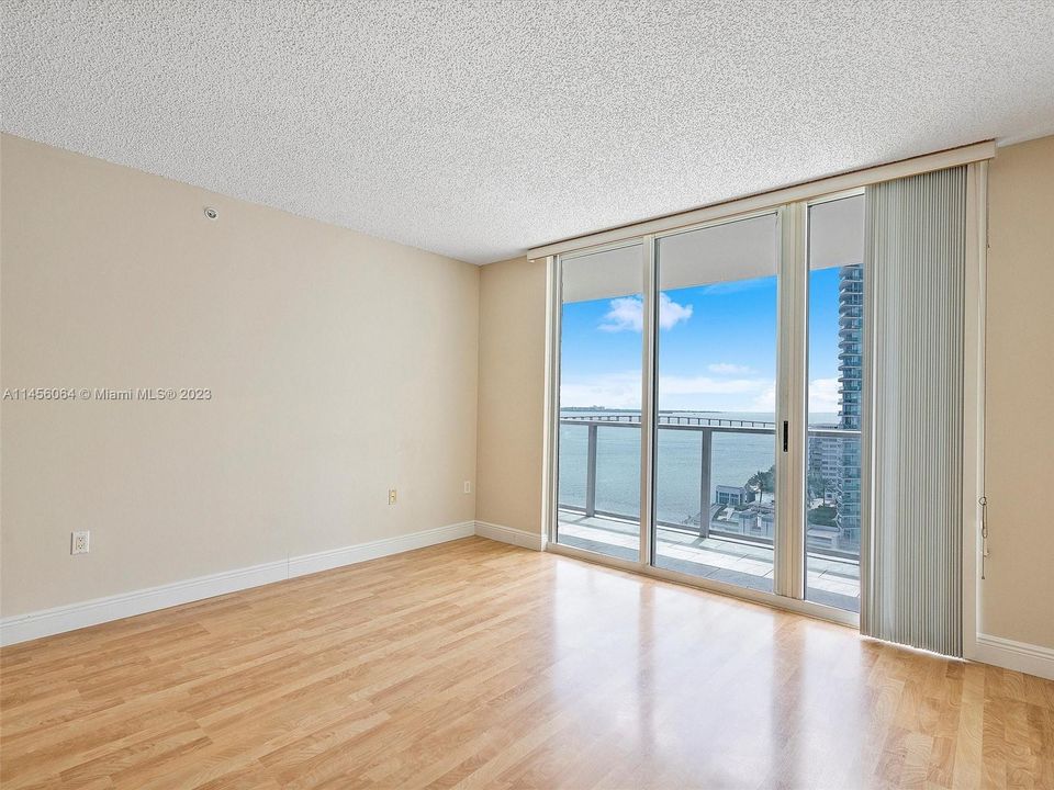 Недавно продано: $459,000 (1 спален, 1 ванн, 760 Квадратных фут)