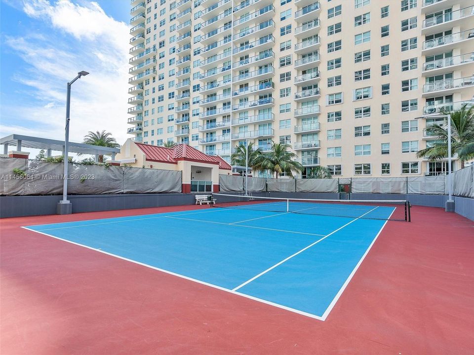 Недавно продано: $459,000 (1 спален, 1 ванн, 760 Квадратных фут)