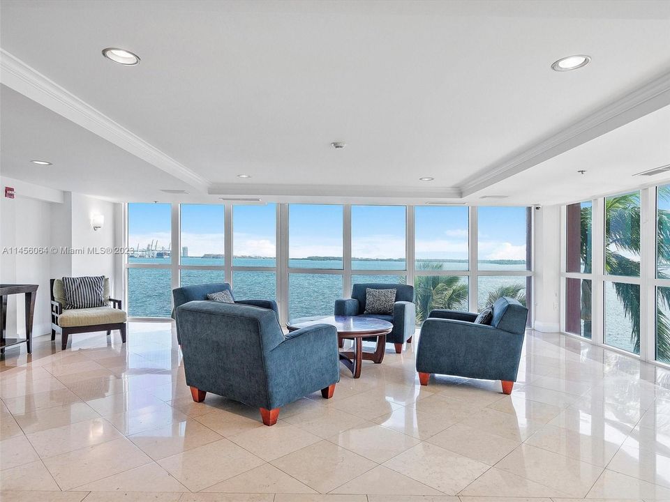 Недавно продано: $459,000 (1 спален, 1 ванн, 760 Квадратных фут)