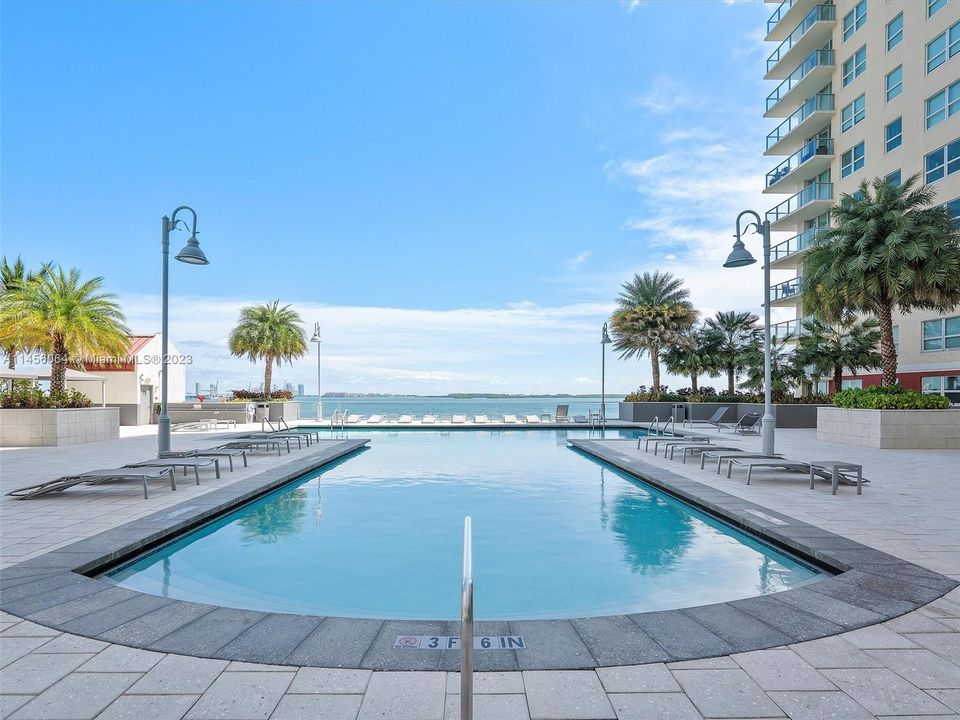 Недавно продано: $459,000 (1 спален, 1 ванн, 760 Квадратных фут)