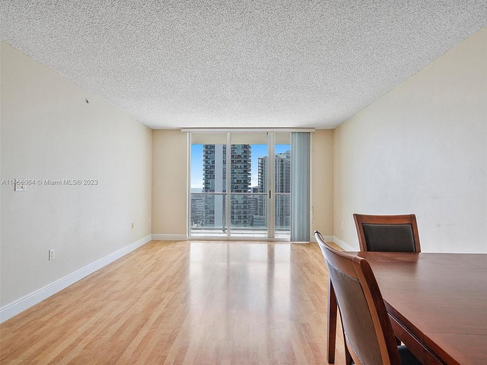 Недавно продано: $459,000 (1 спален, 1 ванн, 760 Квадратных фут)