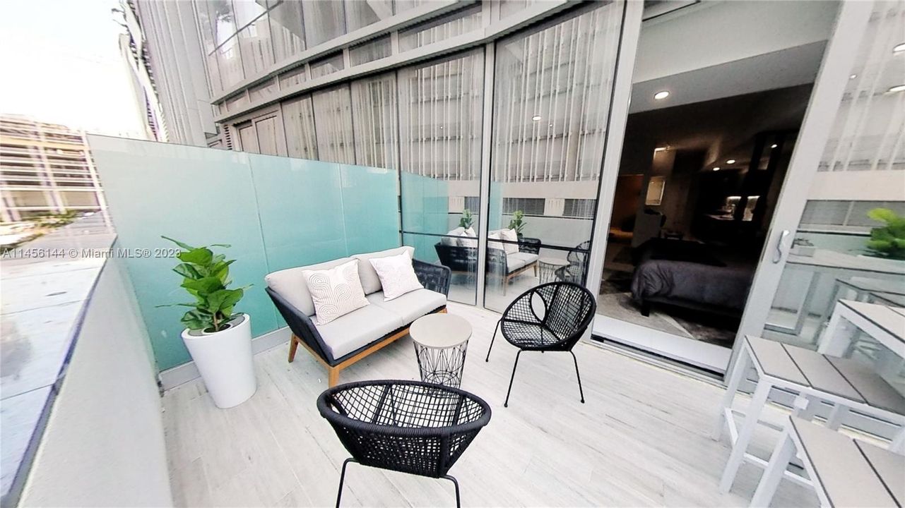 Recently Rented: $3,400 (1 beds, 1 baths, 630 Square Feet)