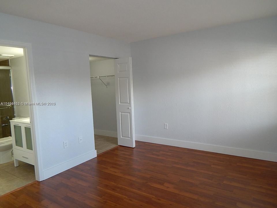 Recently Rented: $1,900 (1 beds, 1 baths, 608 Square Feet)