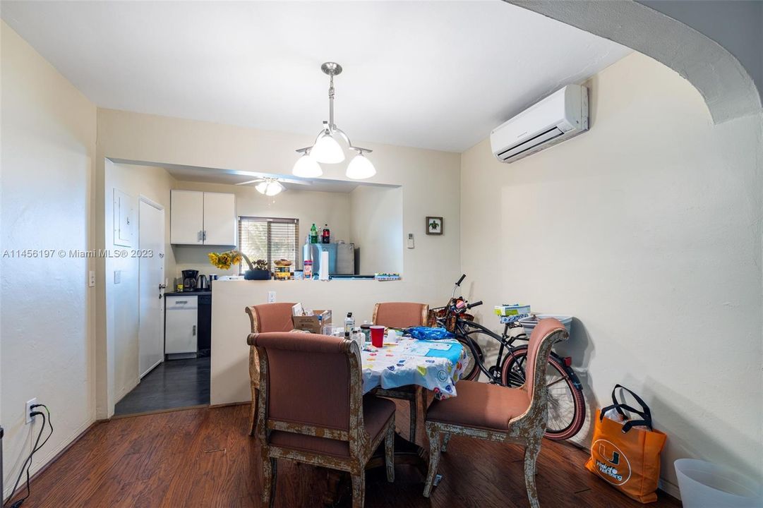 Recently Sold: $415,000 (2 beds, 1 baths, 4278 Square Feet)