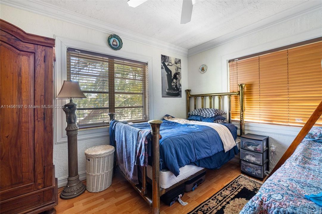 Recently Sold: $415,000 (2 beds, 1 baths, 4278 Square Feet)